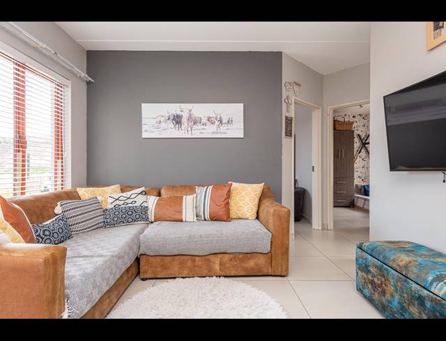 2 BEDROOM TOWNHOUSE SOLD IN GLENVISTA